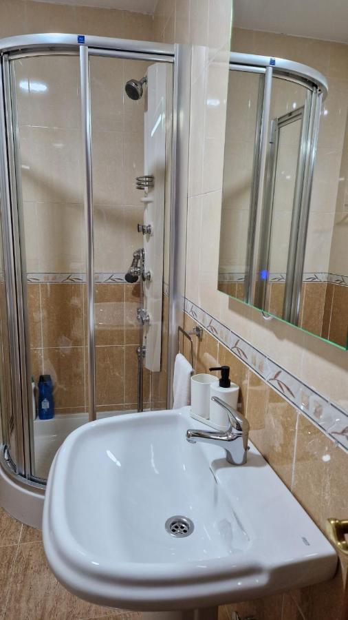 Apartamento Baeza Cozar 1 Exterior photo